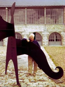 Sculptor Alexander Calder with his stabile in Sache, France, photographed by Pedro E. Guerrero. Photo: Pedro E. Guerrero Archives.