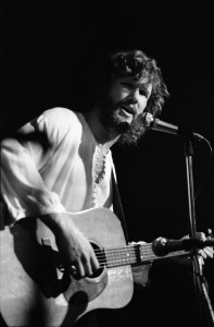 Kris Kristofferson recalls his first meeting and subsequent friendship with Johnny Cash in THE HIGHWAYMEN: FRIENDS TILL THE END. Photo: Sandy Speiser, courtesy Sony Music Archives.