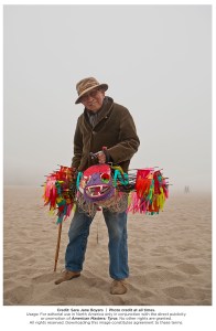 Tyrus Wong holding one of his fanciful kites. Photo: Sara Jane Boyers.